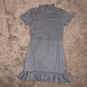 Women’s Gray Short Sleeve Dress Size Small